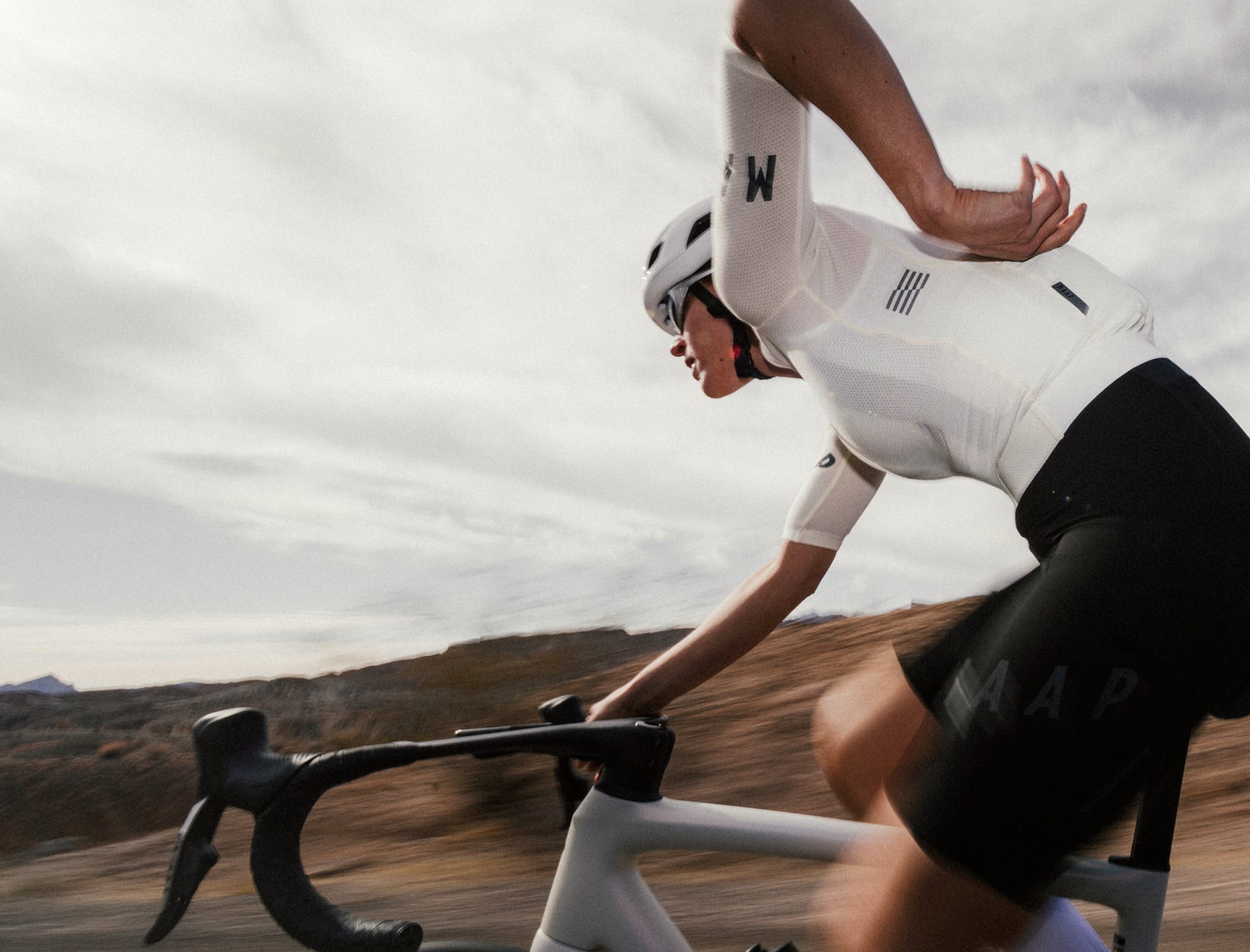 How to Dress for Cycling in Warmer Weather